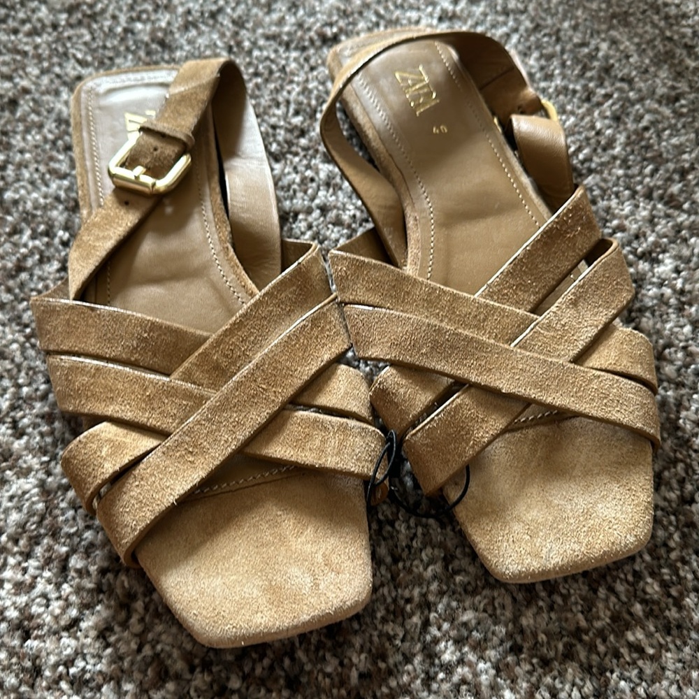 NWOT Zara Suede Sandals